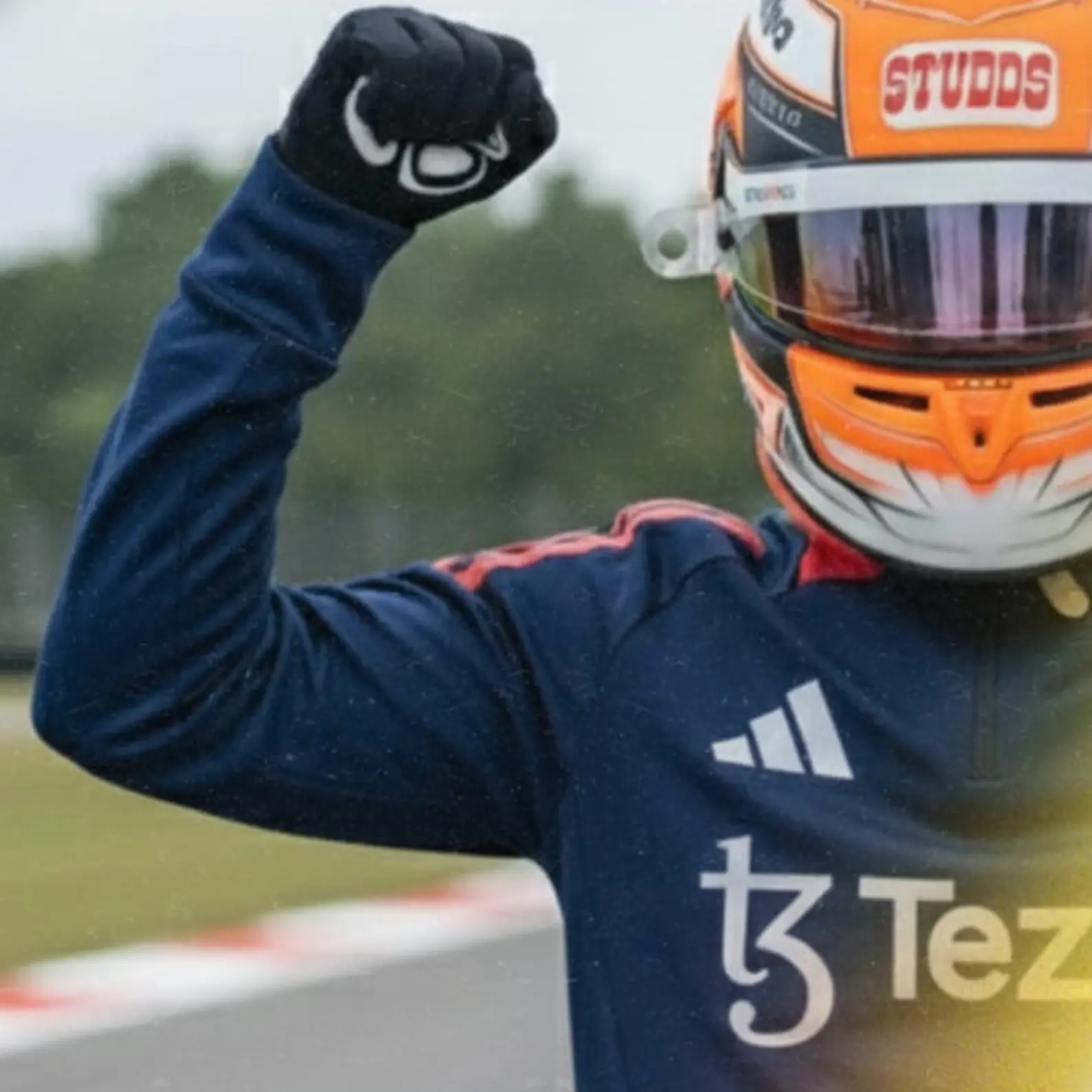 Max fan, karting enthusiast - Living my F1 fantasy.